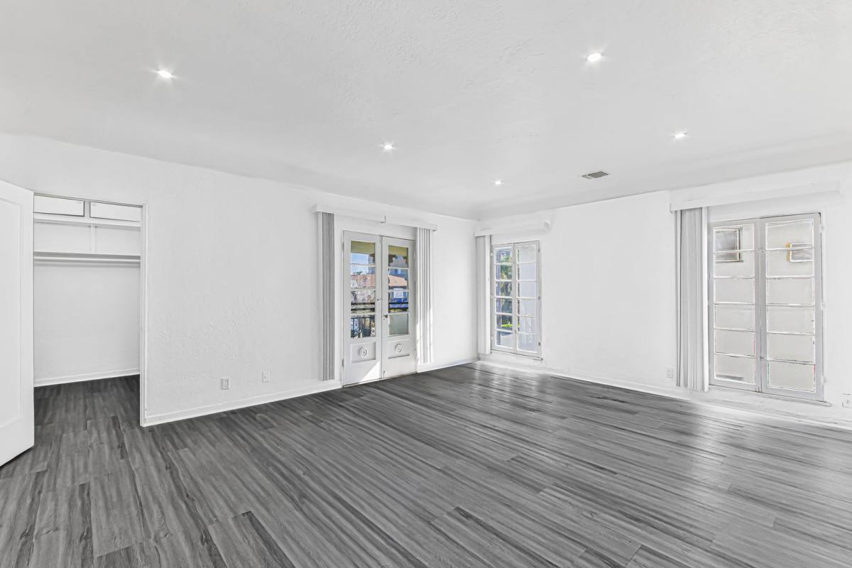 Apartment for rent at 1503 S Shenandoah St, Los Angeles, CA 90035