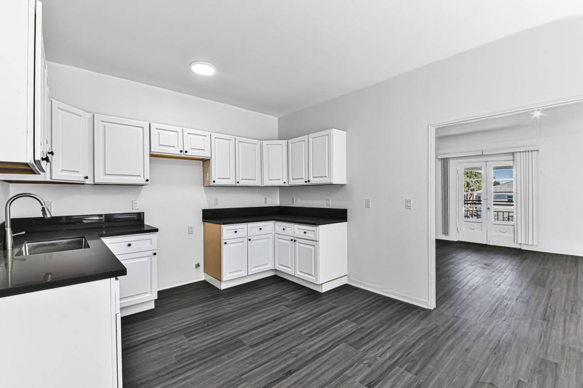 Apartment for rent at 1503 S Shenandoah St, Los Angeles, CA 90035