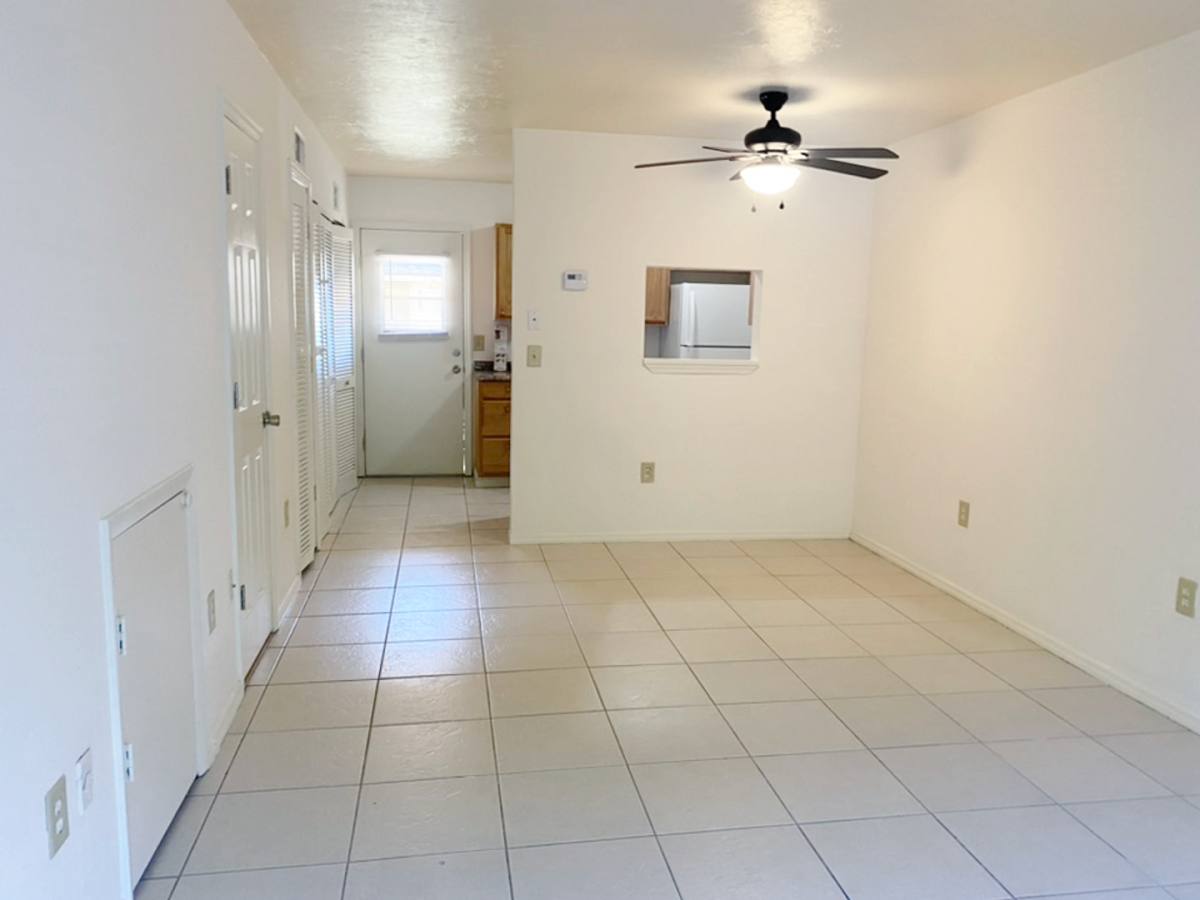 3906 SW 26th Terrace, Gainesville, FL 32608 - Apartment for Rent - Image 2