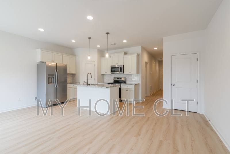 Apartment for rent at 2719 Capitol Dr, Charlotte, NC 28208