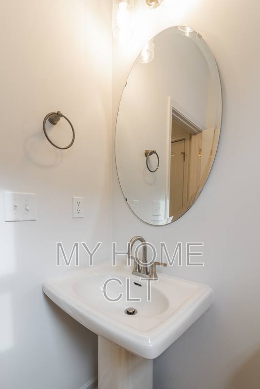 Apartment for rent at 2719 Capitol Dr, Charlotte, NC 28208