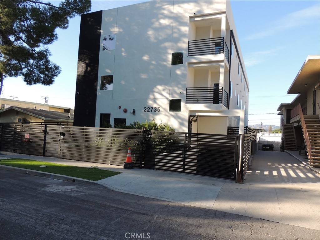 Condo for rent at 22735 Del Valle St #5, Woodland Hills, CA 91364