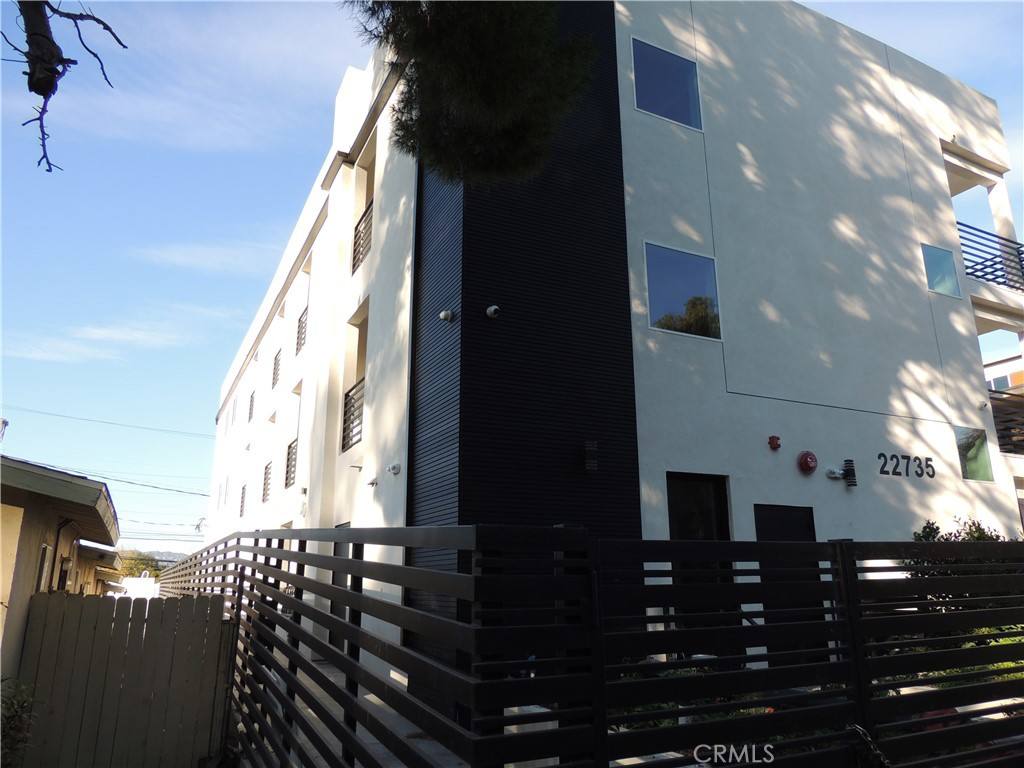 Condo for rent at 22735 Del Valle St #5, Woodland Hills, CA 91364