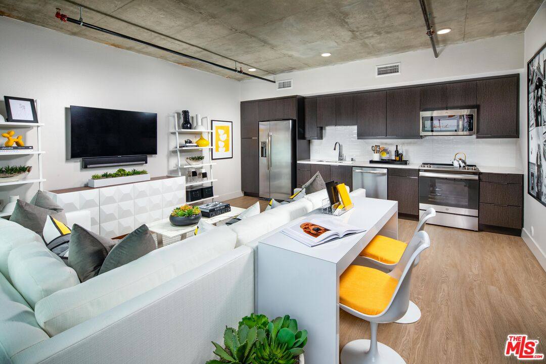 Apartment for rent at 1101 N Main St #1101A322, Los Angeles, CA 90012