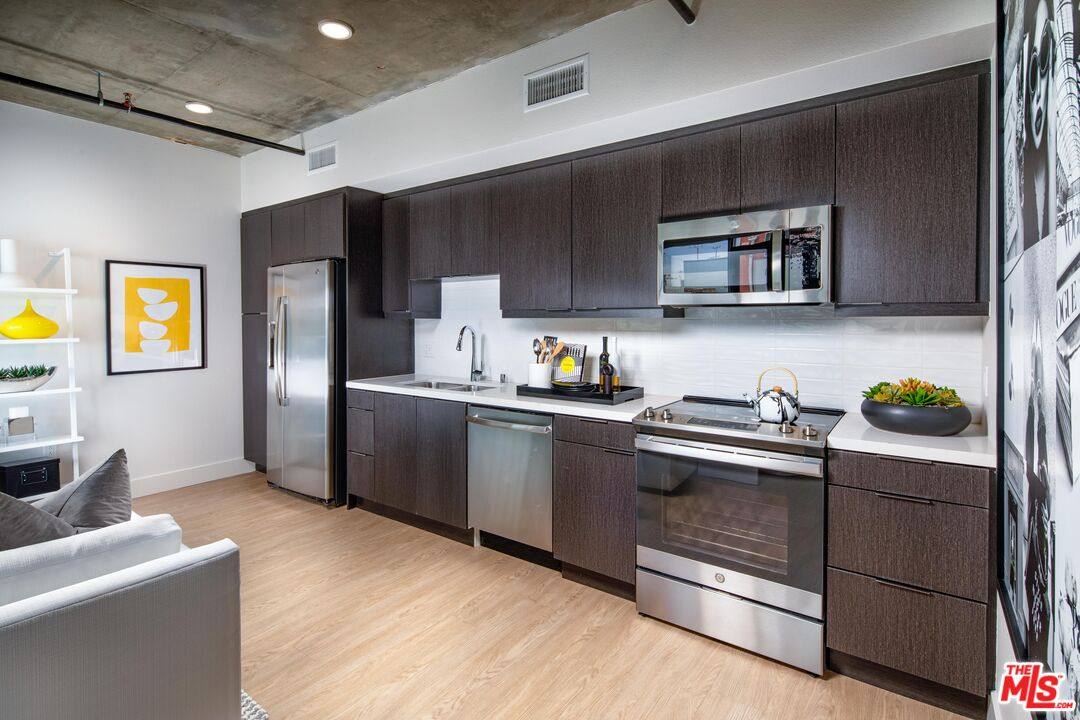 Apartment for rent at 1101 N Main St #1101A322, Los Angeles, CA 90012