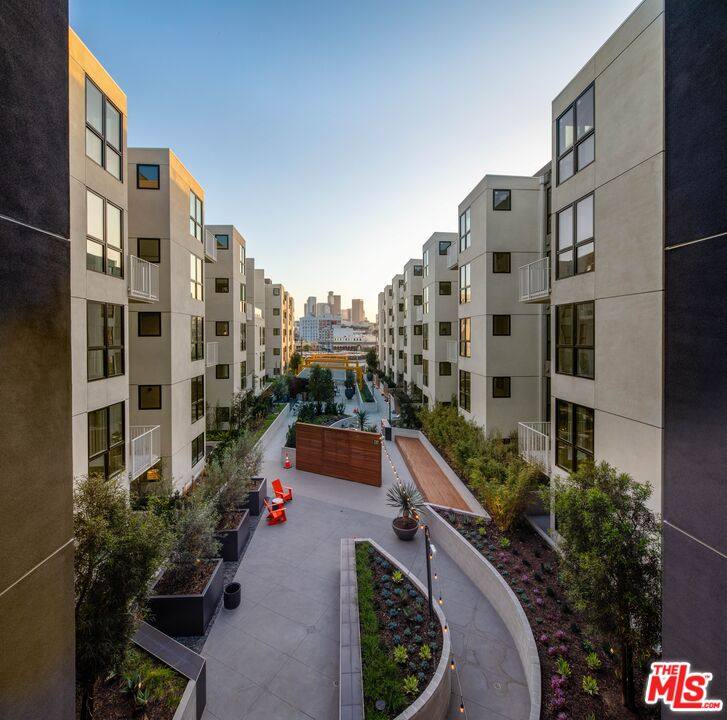 Apartment for rent at 1101 N Main St #1101A322, Los Angeles, CA 90012