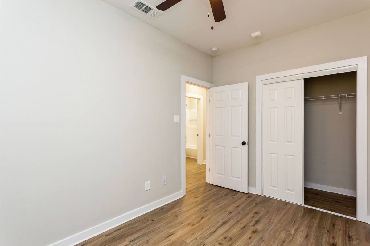 Apartment for rent at 10317 Lake Rd #1031712C, Houston, TX 77070