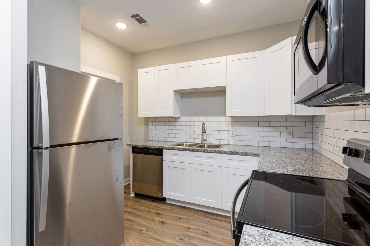Apartment for rent at 10317 Lake Rd #1031712C, Houston, TX 77070
