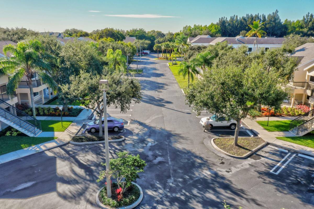 Condo for rent at 4685 Haverhill Rd #4685E4, West Palm Beach, FL 33417
