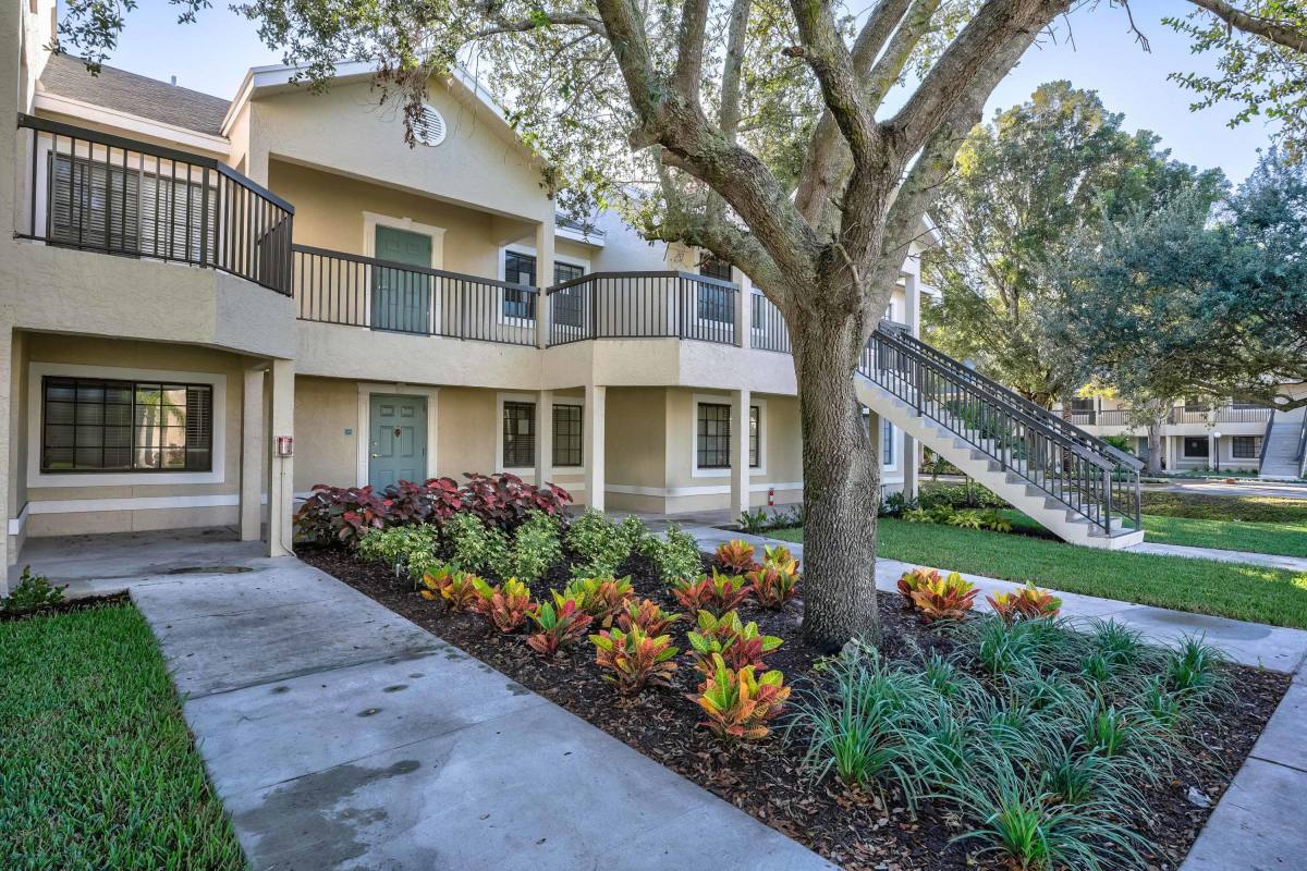 Condo for rent at 4685 Haverhill Rd #4685E4, West Palm Beach, FL 33417