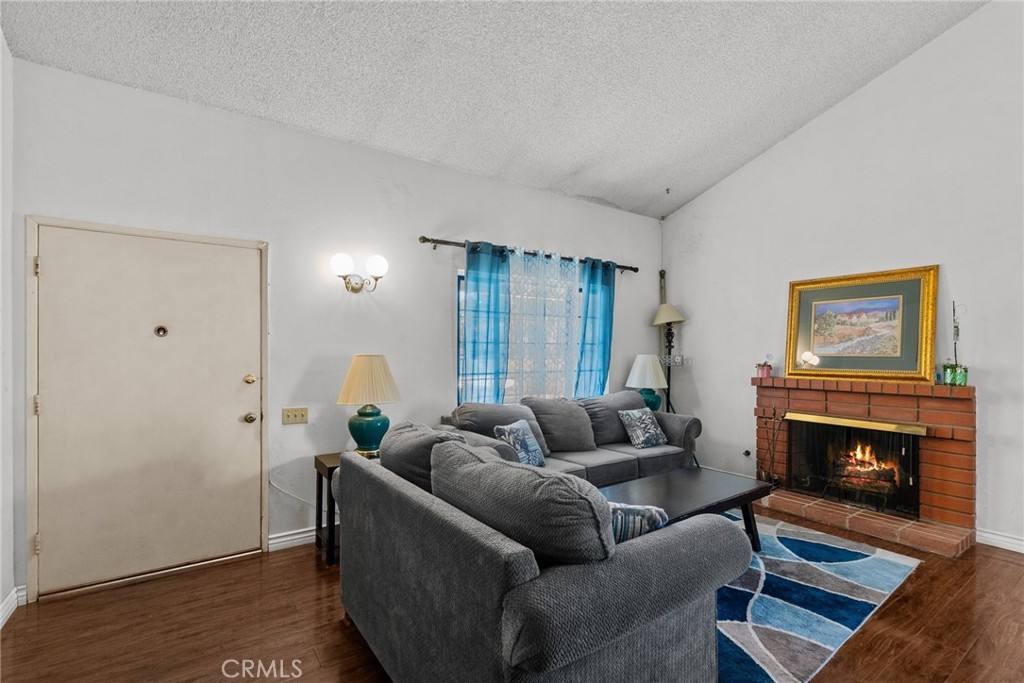 Apartment for rent at 663 Eston Place #663, Lancaster, CA 93535