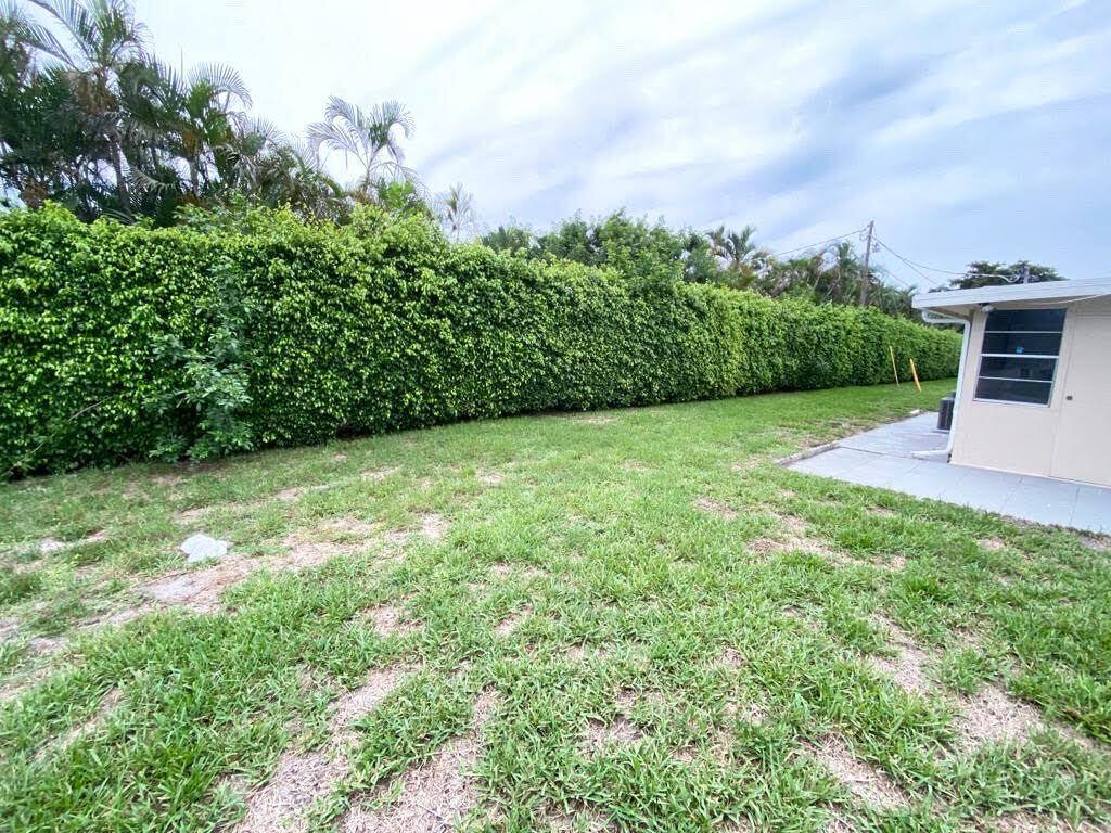 Apartment for rent at 2715 Ponce De Leon Blvd, Delray Beach, FL 33445