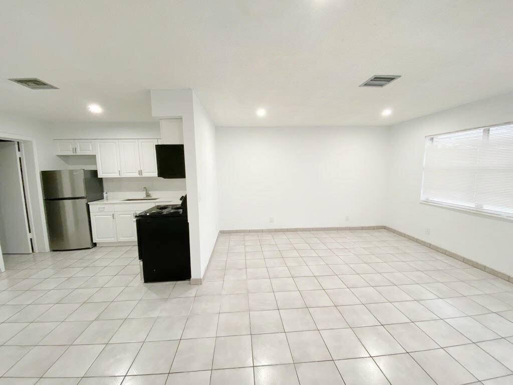 Apartment for rent at 2715 Ponce De Leon Blvd, Delray Beach, FL 33445