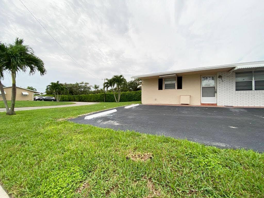 Apartment for rent at 2715 Ponce De Leon Blvd, Delray Beach, FL 33445