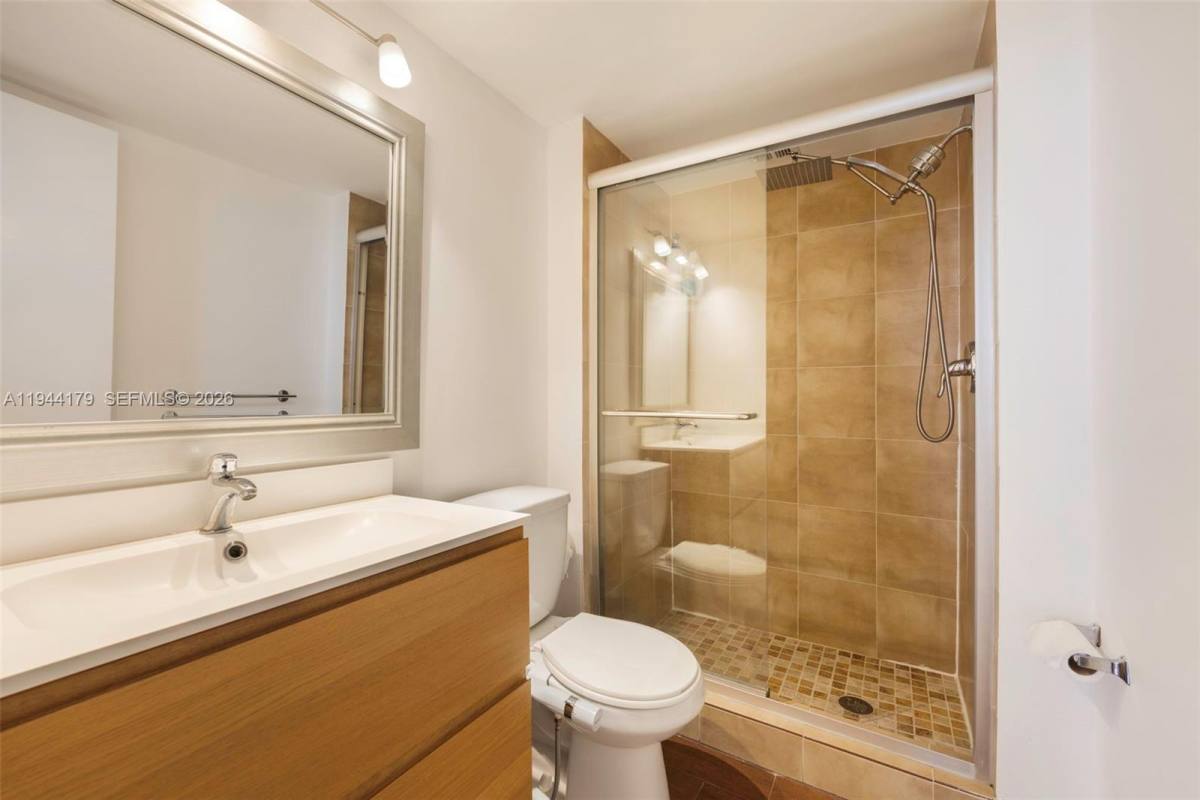 Apartment for rent at 2801 NE 183rd St #28011607W, North Miami Beach, FL 33160