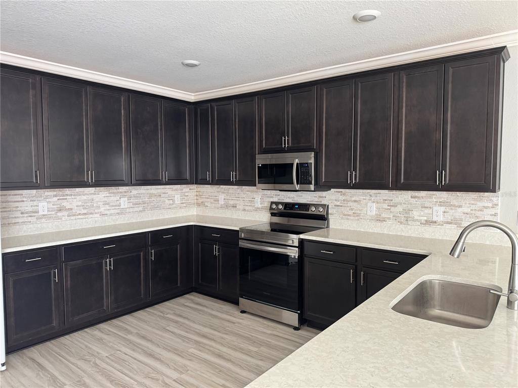Apartment for rent at 1016 Cascade Dr, Davenport, FL 33837