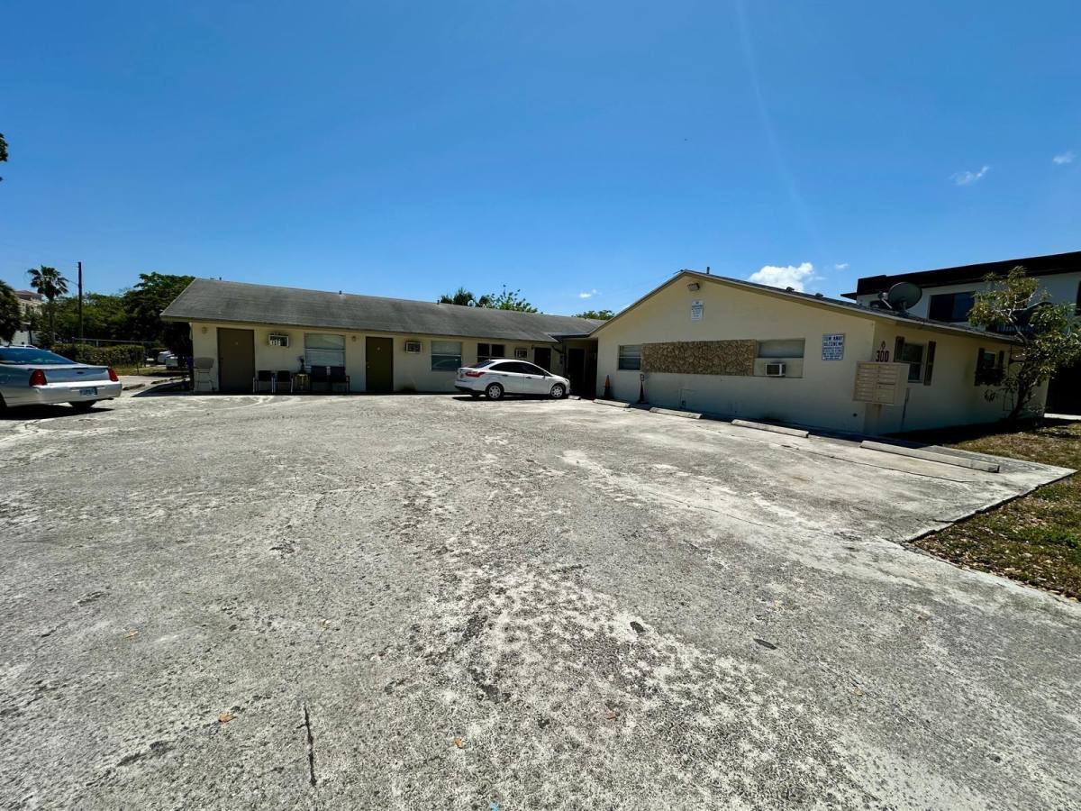Apartment for rent at 300 20th St #300-5, West Palm Beach, FL 33407