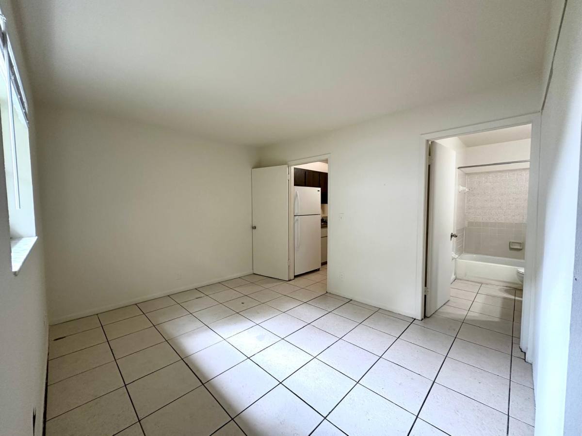 Apartment for rent at 300 20th St #300-5, West Palm Beach, FL 33407