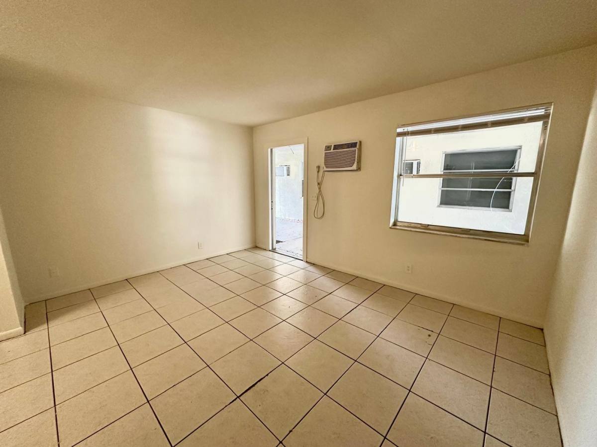 Apartment for rent at 300 20th St #300-5, West Palm Beach, FL 33407