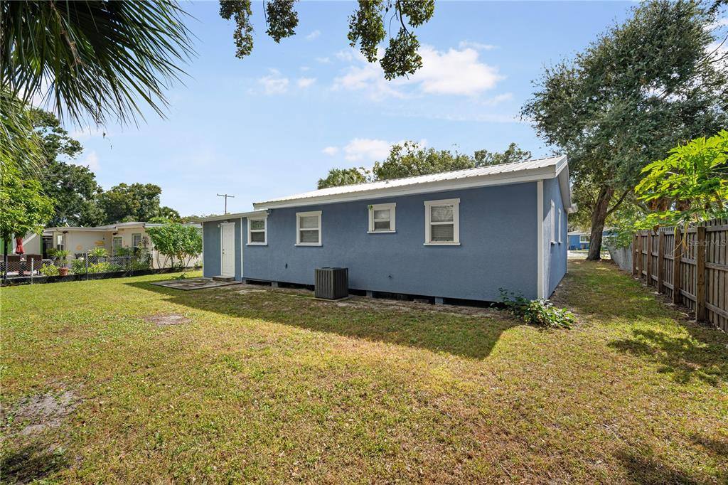 Apartment for rent at 1605 W Knollwood St, Tampa, FL 33604