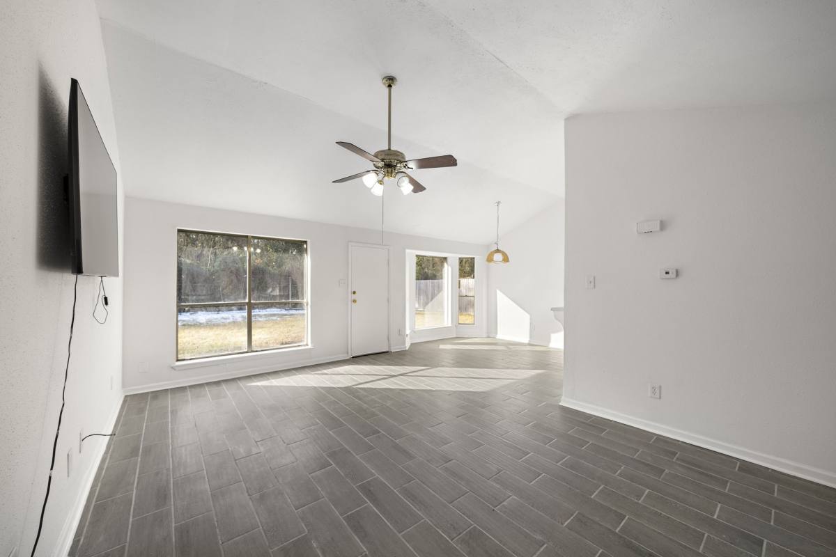 Apartment for rent at 7010 Foxmar Lane, Humble, TX 77338