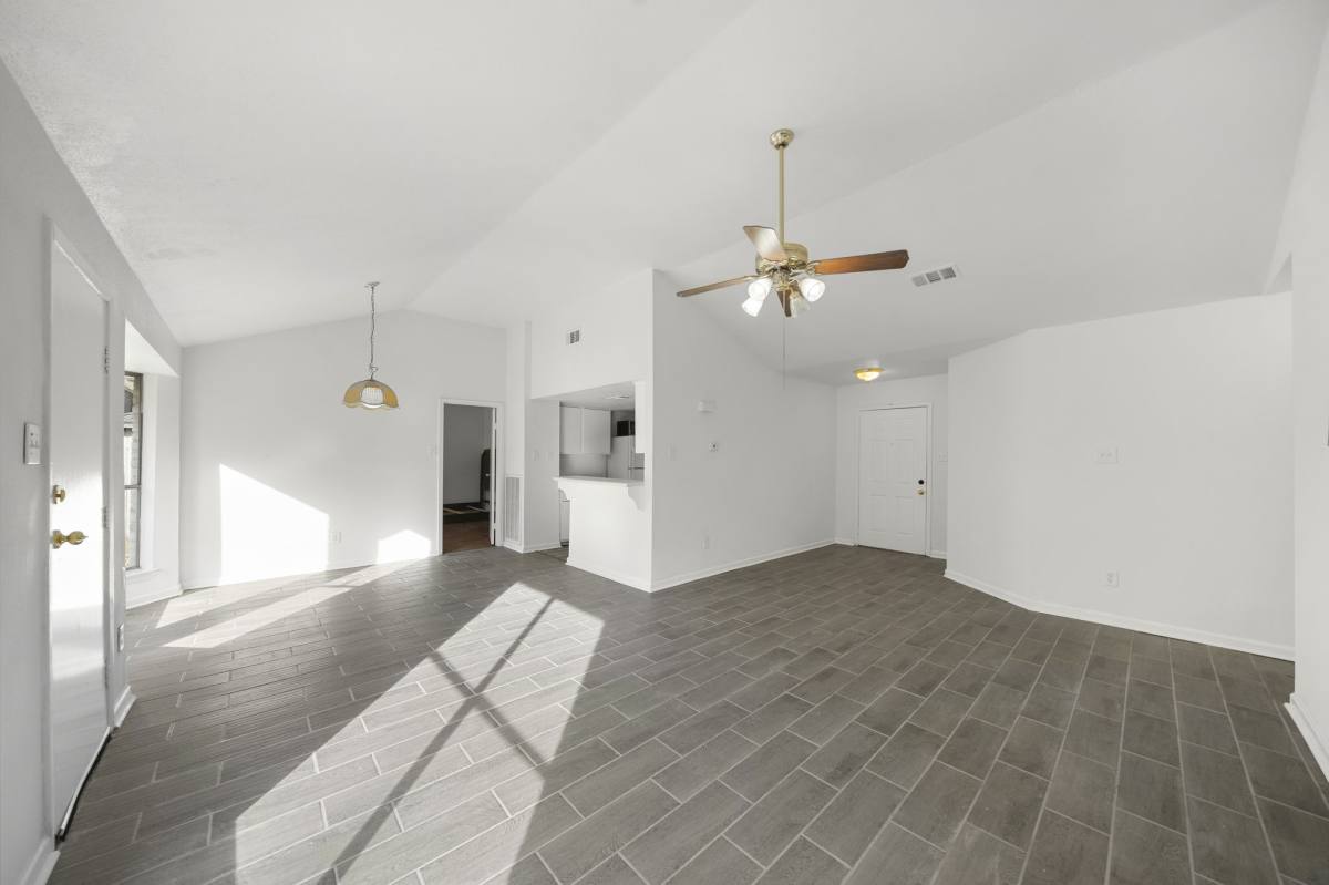 Apartment for rent at 7010 Foxmar Lane, Humble, TX 77338