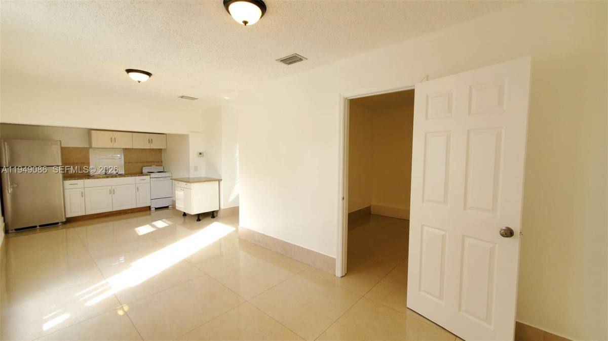Apartment for rent at 2124 Scott St #2124EFFICIENCY, Hollywood, FL 33020