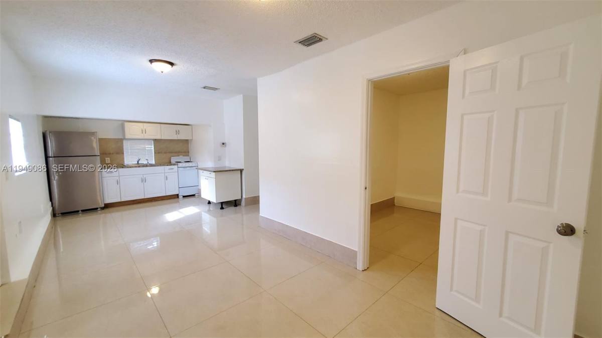 Apartment for rent at 2124 Scott St #2124EFFICIENCY, Hollywood, FL 33020