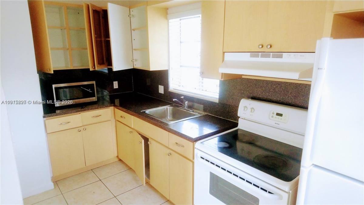Apartment for rent at 3134 SW 25th Terrace #3134FRONT, Miami, FL 33133