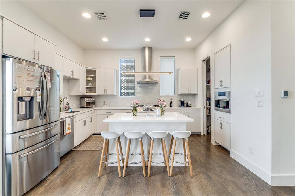 Townhouse for rent at 1961 Dowgate Court, Dallas, TX 75204
