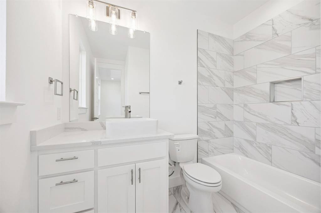 Townhouse for rent at 266 Harris St #266, Lewisville, TX 75057
