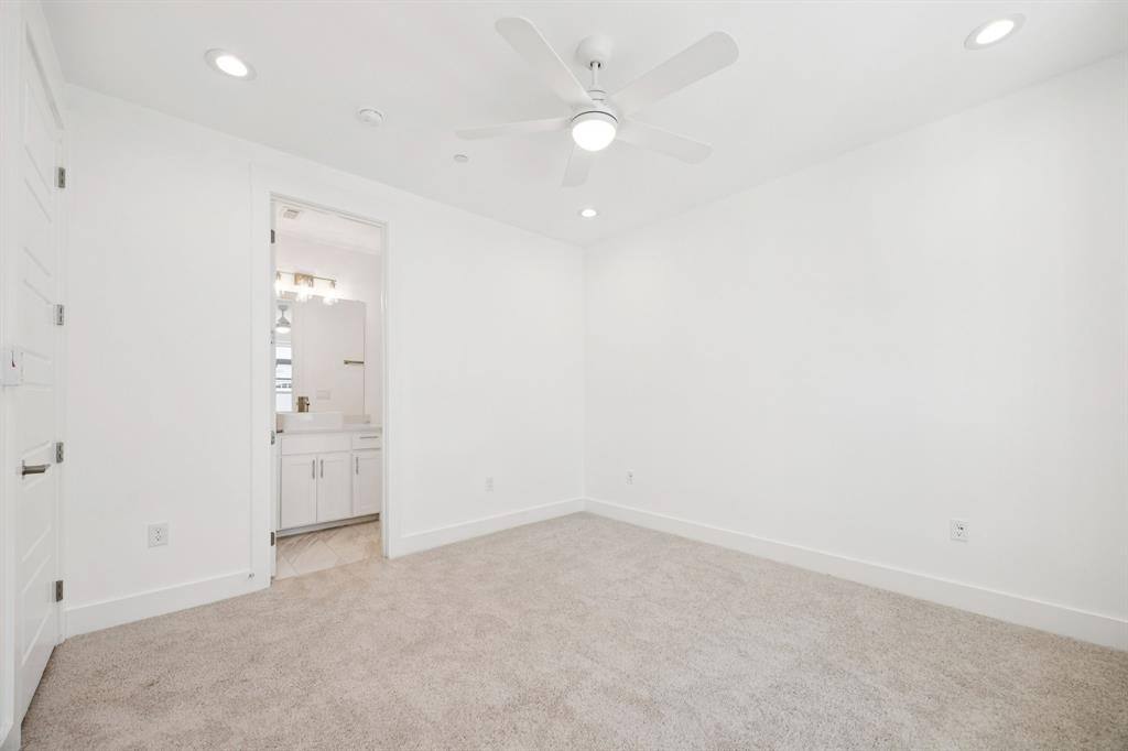 Townhouse for rent at 266 Harris St #266, Lewisville, TX 75057