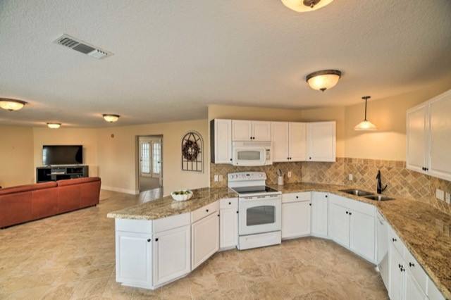 Apartment for rent at 605 6th St #605F, Kemah, TX 77565