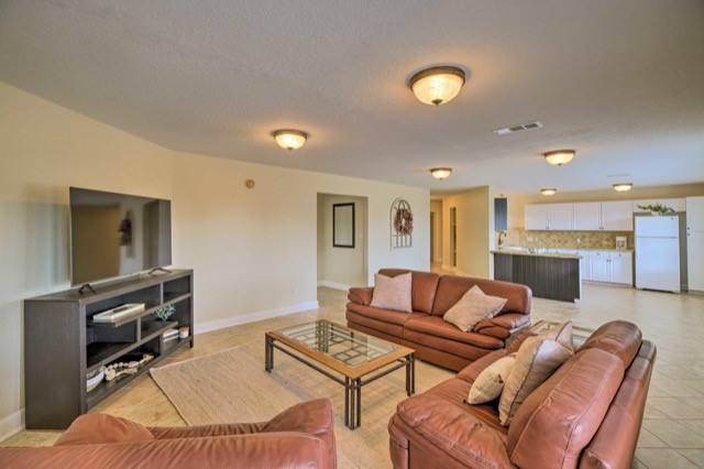 Apartment for rent at 605 6th St #605F, Kemah, TX 77565