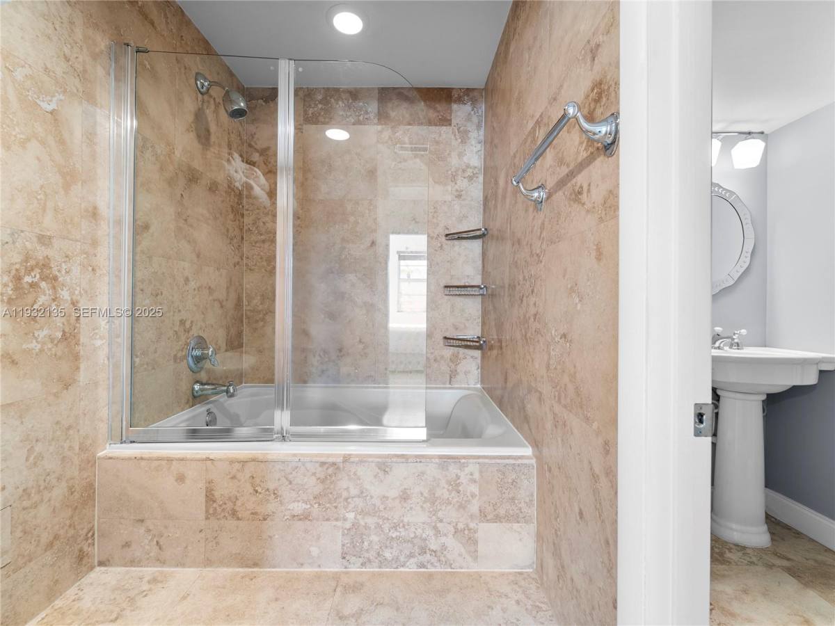 Apartment for rent at 5 Island Ave #5LE, Miami Beach, FL 33139