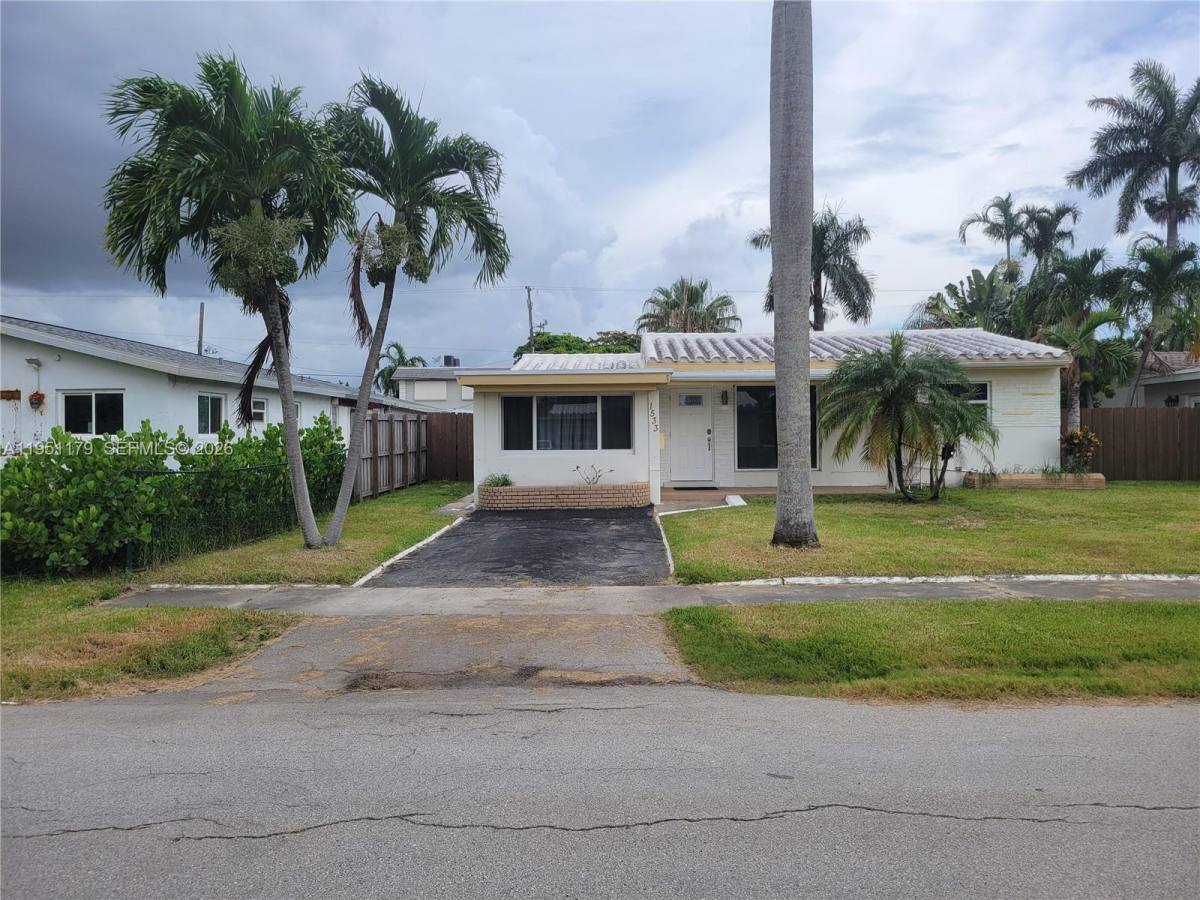 Apartment for rent at 1533 Cleveland St, Hollywood, FL 33020