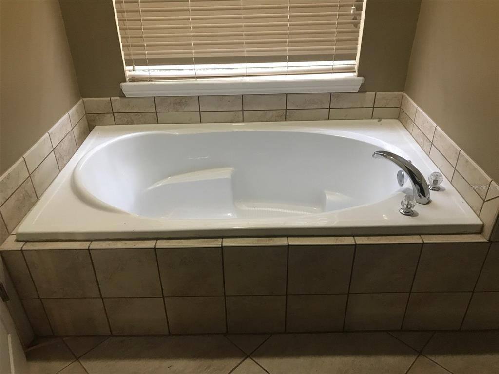 Apartment for rent at 1518 Salem Dr, Orlando, FL 32807