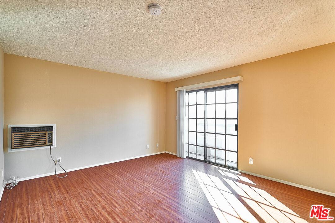 Apartment for rent at 820 S St Andrews Place #301, Los Angeles, CA 90005