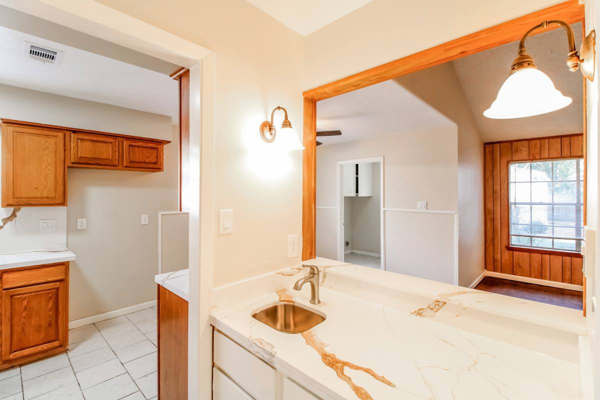 Apartment for rent at 946 Beachcomber Lane #946, Houston, TX 77062