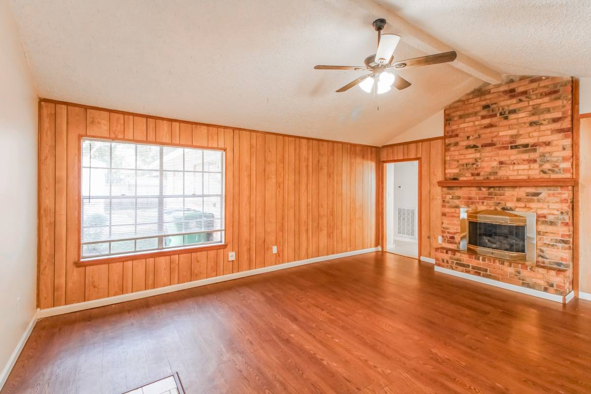 Apartment for rent at 946 Beachcomber Lane #946, Houston, TX 77062