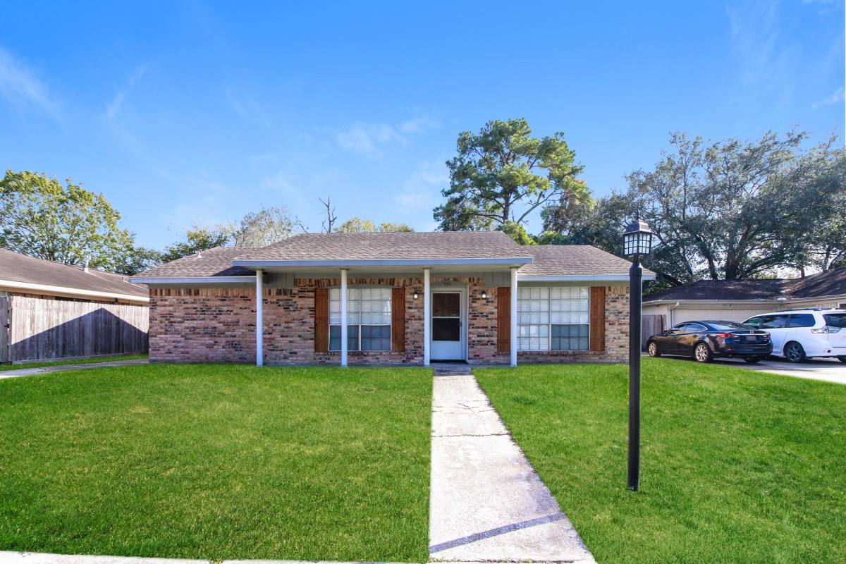 Apartment for rent at 946 Beachcomber Lane #946, Houston, TX 77062