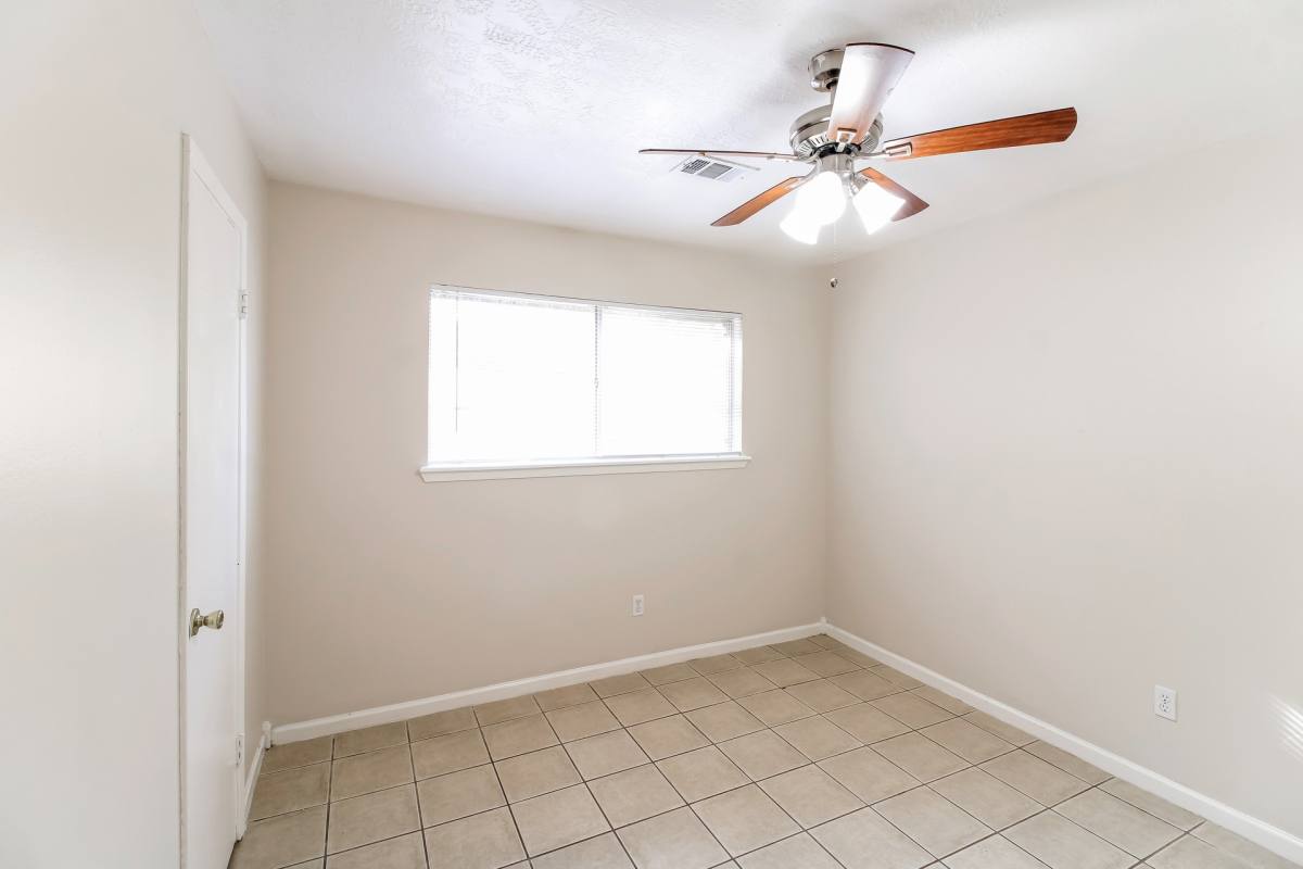 Apartment for rent at 946 Beachcomber Lane #946, Houston, TX 77062