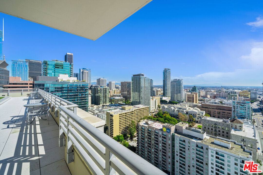 Apartment for rent at 717 W Olympic Blvd #1605, Los Angeles, CA 90015