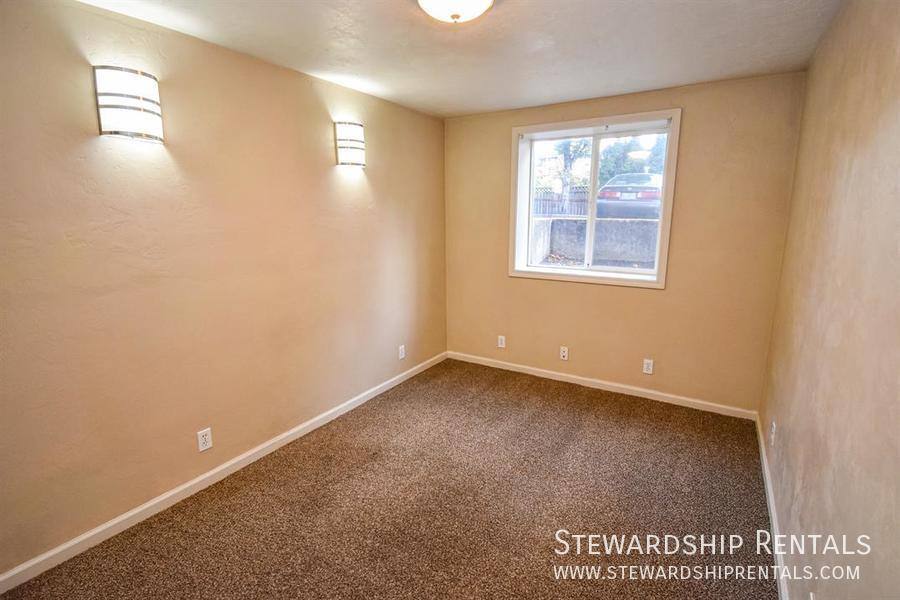 Apartment for rent at 1825 Harris St #1, Eugene, OR 97403