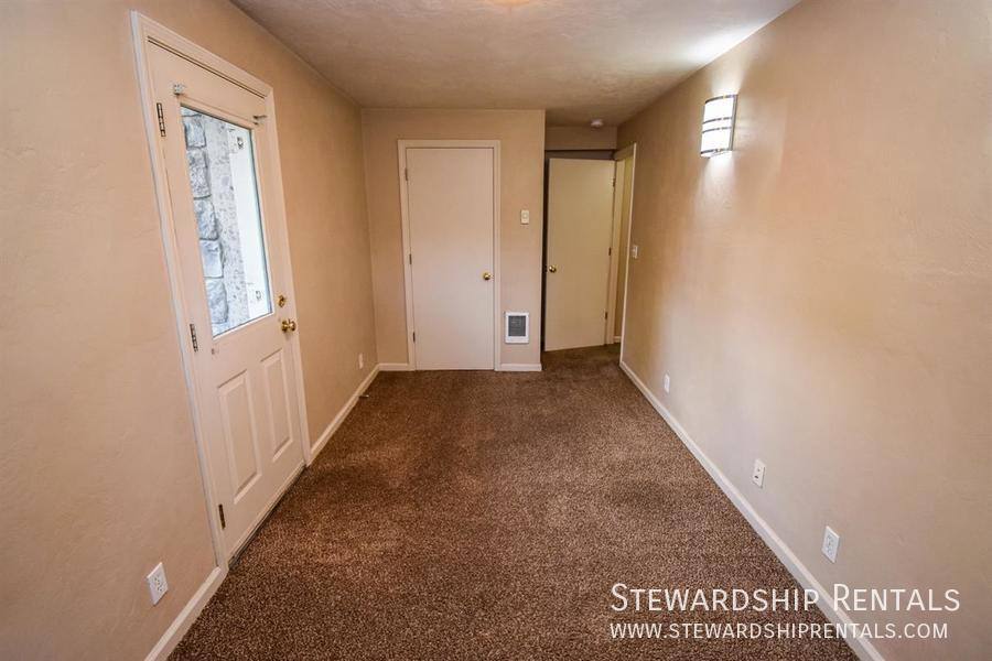 Apartment for rent at 1825 Harris St #1, Eugene, OR 97403