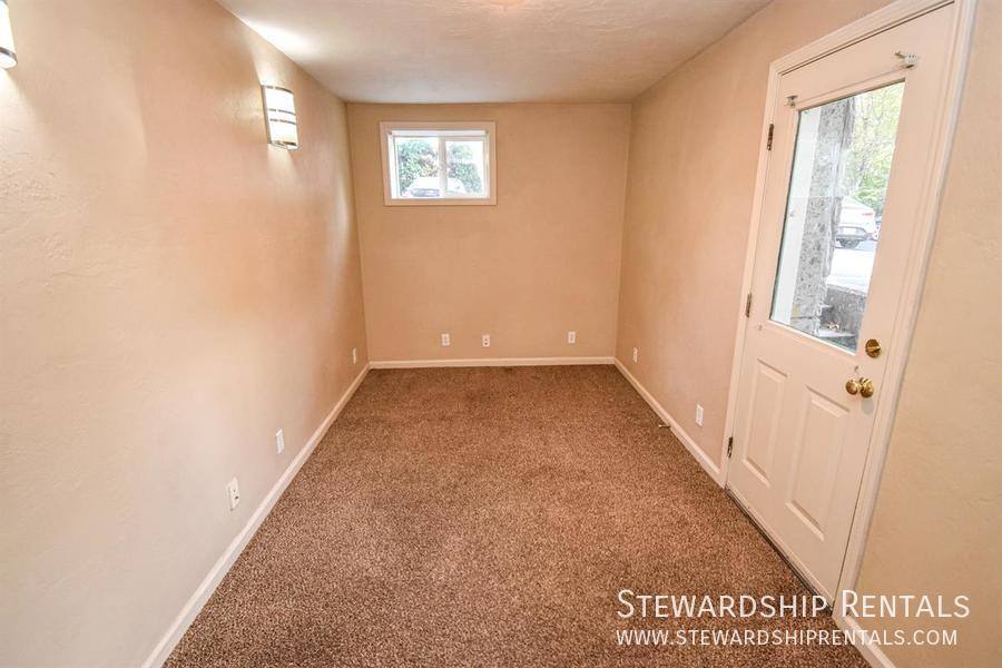 Apartment for rent at 1825 Harris St #1, Eugene, OR 97403