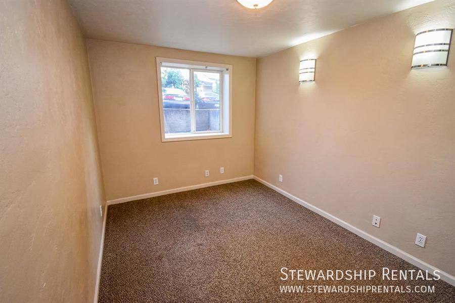 Apartment for rent at 1825 Harris St #1, Eugene, OR 97403