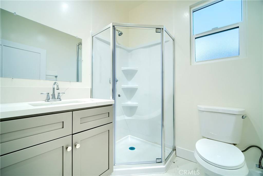Apartment for rent at 2011 8th Ave #20113 4, Los Angeles, CA 90018
