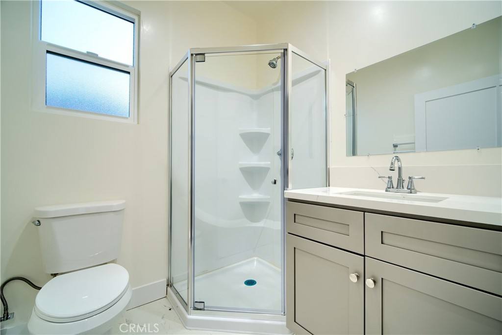 Apartment for rent at 2011 8th Ave #20113 4, Los Angeles, CA 90018