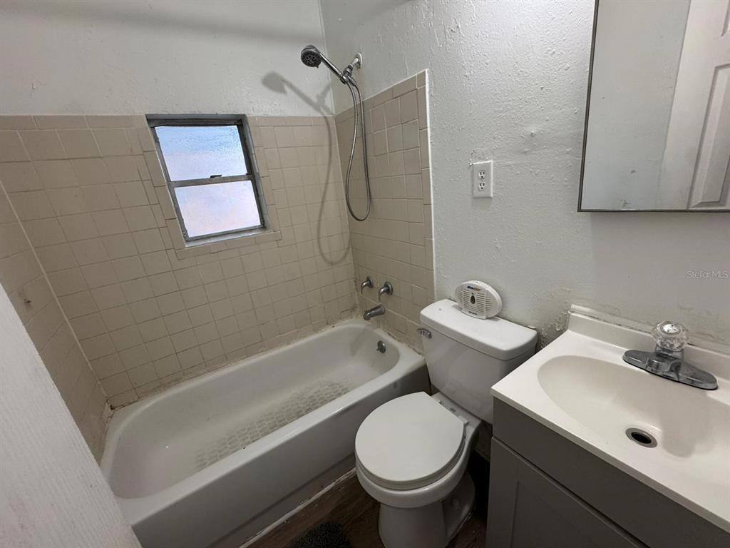 Apartment for rent at 4201 Cepeda St, Orlando, FL 32811